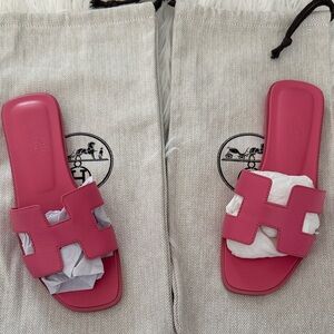 Authentic Hermes rose petale 35.5. Can provide proof of purchase